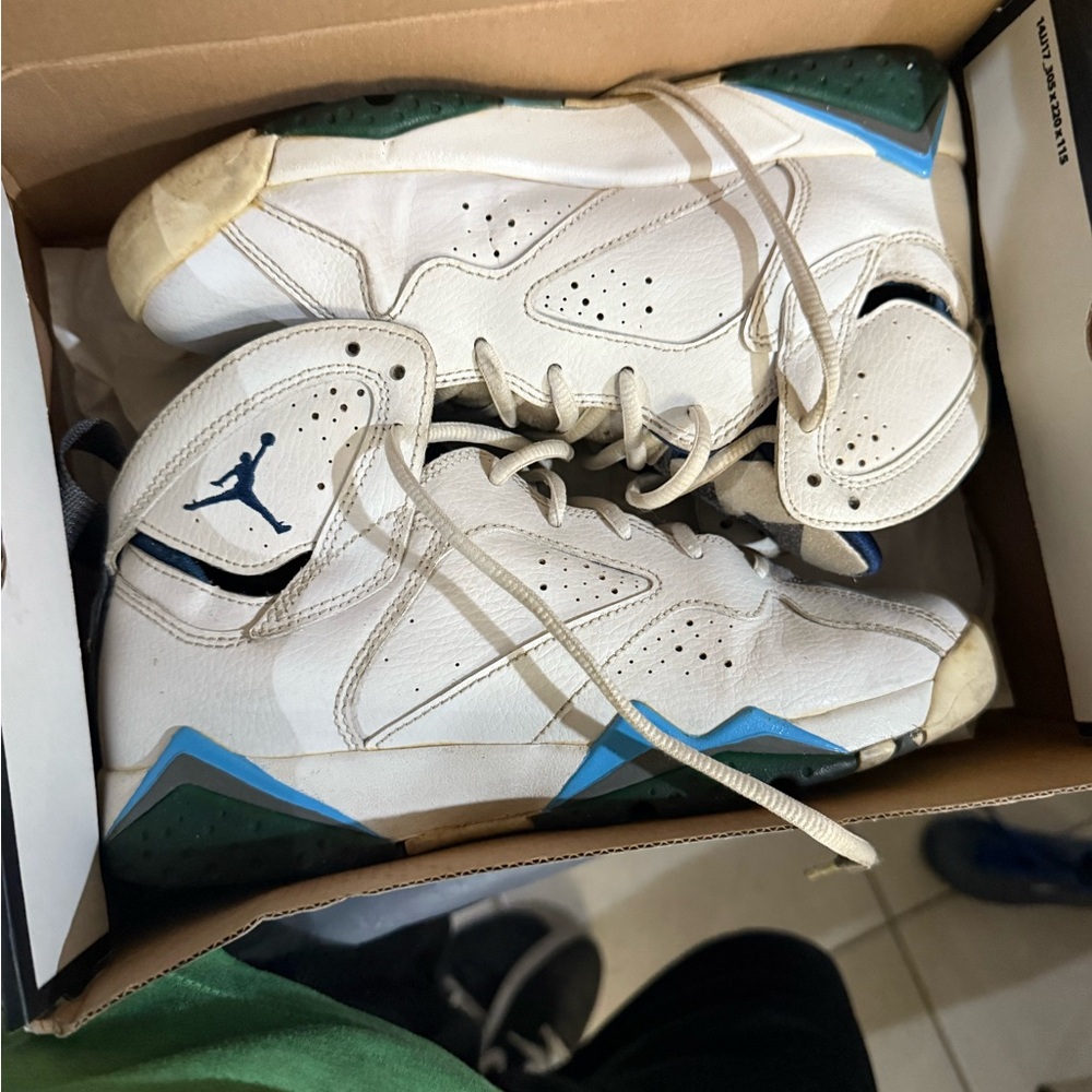 Jordan Athletic Shoes White and Blue